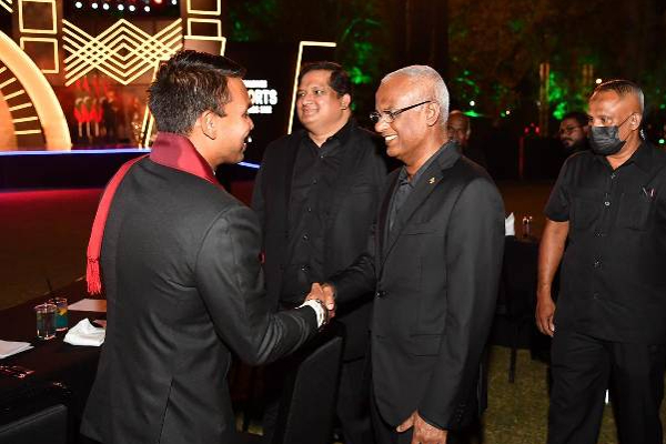 அமைச்சர் நாமல் ராஜபக்ஷவின் மாலத்தீவு பயணம்! சமூக வலைதளங்களில் சலசலப்பு! | Sri Lanka Namal Maldives Visit Uproar Social Media