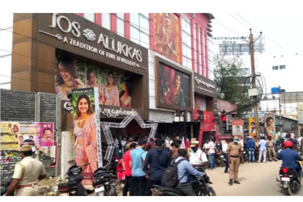 வேலூர் ஜோஸ் ஆலுக்காஸில் கொள்ளையடிக்கப்பட்ட நகைகள் மீட்பு, ஒருவர் கைது - தமிழ்நாடு