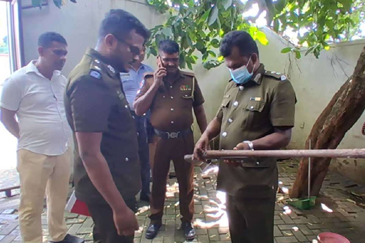 பெலவத்தையில் வீடொன்றிலிருந்து கண்டுபிடிக்கப்பட்ட துப்பாக்கி! | Gun Found In House During Dengue Check