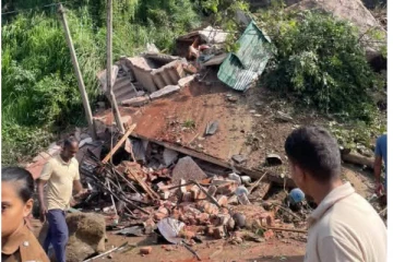 மண்சரிவால் சிதைந்து போன தமிழ் வர்த்தகரின் குடும்பம் ; ஒரே நொடியில் மாறிய வாழ்க்கை