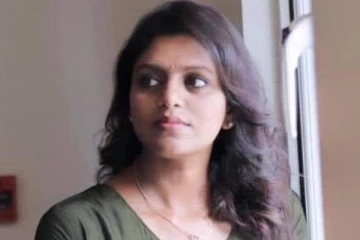 கவிஞர் கபிலன் மகள் தூக்கிட்டு தற்கொலை - திரைத்துறையினர் அதிர்ச்சி