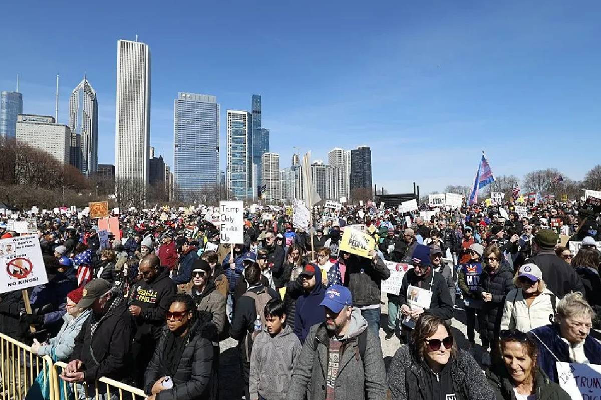 சொந்த நாட்டிலிலேயே ட்ரம்புக்கு சம்பவம் ; களத்தில் குதித்த 70 இலட்சம் மக்கள் | Massive Protest Against Trump In The United States