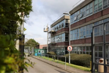 பிரித்தானியாவில் ஆபத்தான நிலையில் பள்ளி கட்டிடங்கள்: 150 பள்ளிகள் தற்காலிகமாக மூடல்