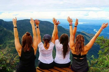 இலங்கை சென்ற வெளிநாட்டுப் பெண்களுக்கு ஏற்பட்ட சிக்கல்!