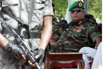 நாட்டை முடக்குவதே இலகுவான வழிமுறையெனில் அதை நடைமுறைப்படுத்தியாக வேண்டும் - இராணுவ தளபதி