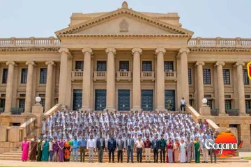 පාසල් තුනක සිසු සිසුවියන් ජනාධිපති මන්දිරය නරඹයි