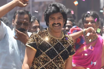 80ஸ் பில்டப் படத்திற்காக நடிகர் சந்தானம் வாங்கிய சம்பளம்.. எவ்வளவு தெரியுமா