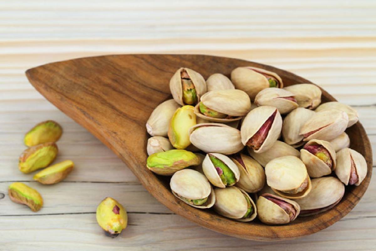எந்த நட்ஸ் எந்த நேரத்தில் சாப்பிடுவது நல்லது? ஆரோக்கியமாக இருக்க, அவசியம் தெரிஞ்சுக்கோங்க | Which Nuts Are Best To Eat At What Time