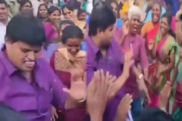 சமத்துவ பொங்கல் விழா - ஊழியர்களுடன் குத்தாட்டம் போட்ட மாவட்ட ஆட்சியர்!