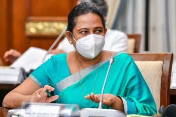 வெளிநாடு செல்வோருக்கு கோவிட் தடுப்பூசி சான்றிதழ் - சுகாதார அமைச்சு உறுதி