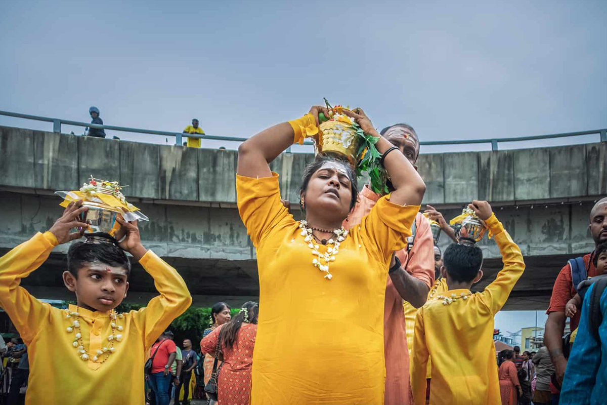 முருகப்பெருமானுக்கு இப்படி ஒரு நேர்த்திக்கடனா? வியப்பில் ஆழ்த்திய பக்தர்கள் | Panguni Uthiram Milgai Abishegam For Lord Murugan