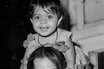 இந்த குழந்தை யார் தெரிகிறதா? தெரிந்தால் ஷாக் ஆகிடுவீங்க