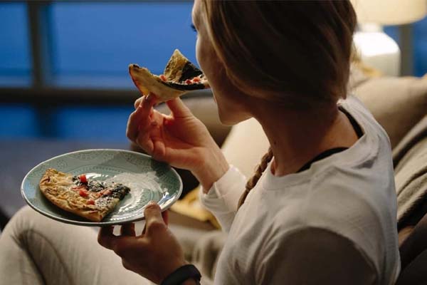 சரியான நேரத்தில் உணவை சாப்பிடாதவரா நீங்கள்? இனி அந்த தவறை செய்யாதீங்க | Irregular Meal Timing These Health Issue Start சரியான நேரத்தில் உணவை சாப்பிடாதவரா நீங்கள்? இனி அந்த தவறை செய்யாதீங்க | Irregular Meal Timing These Health Issue Start