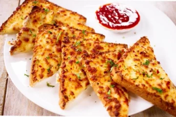 10 நிமிடத்தில் சுவையான குடைமிளகாய் சில்லி சீஸ் டோஸ்ட் - செய்வது எப்படி?