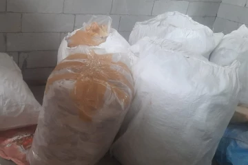 இலங்கைக்கு கடத்த முயன்ற ரூ.50 கோடி பெறுமதியான கடலட்டைகள் மற்றும் சுறா மீன்துடுப்பு மீட்பு (video)