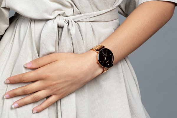 ගැලපෙනම අත් ඔරලෝසුවක් තෝරගන්නෙ කොහොමද? | How To Choose The Right Wristwatch