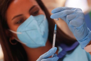 ஒமிக்ரானுக்கு எதிராக பூஸ்டர் தடுப்பூசி செயல்படுமா? பிரித்தானியா ஆய்வில் தகவல்