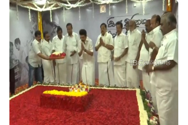 முதலமைச்சர் பிறந்தநாள் - இன்று சந்திக்க வருபவர்களுக்கு இதுதான் கிஃப்ட்! | Cm Stalin Birthday Gift Yellow Bags And Saplings