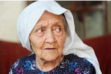 சீனாவின் மிக வயதான மூதாட்டி காலமானார் - வயது என்ன தெரியுமா?