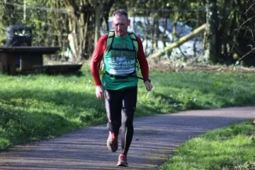 பிரித்தானியாவில் 365 நாட்கள் ஓடிய நபர்; காரணத்தால் நெகிழ்ச்சி!