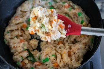 எடையை 5 மடங்கு வேகமாக குறைக்கும் ஓட்ஸ் உப்புமா... பத்தே  நிமிடத்தில் செய்யலாம்!