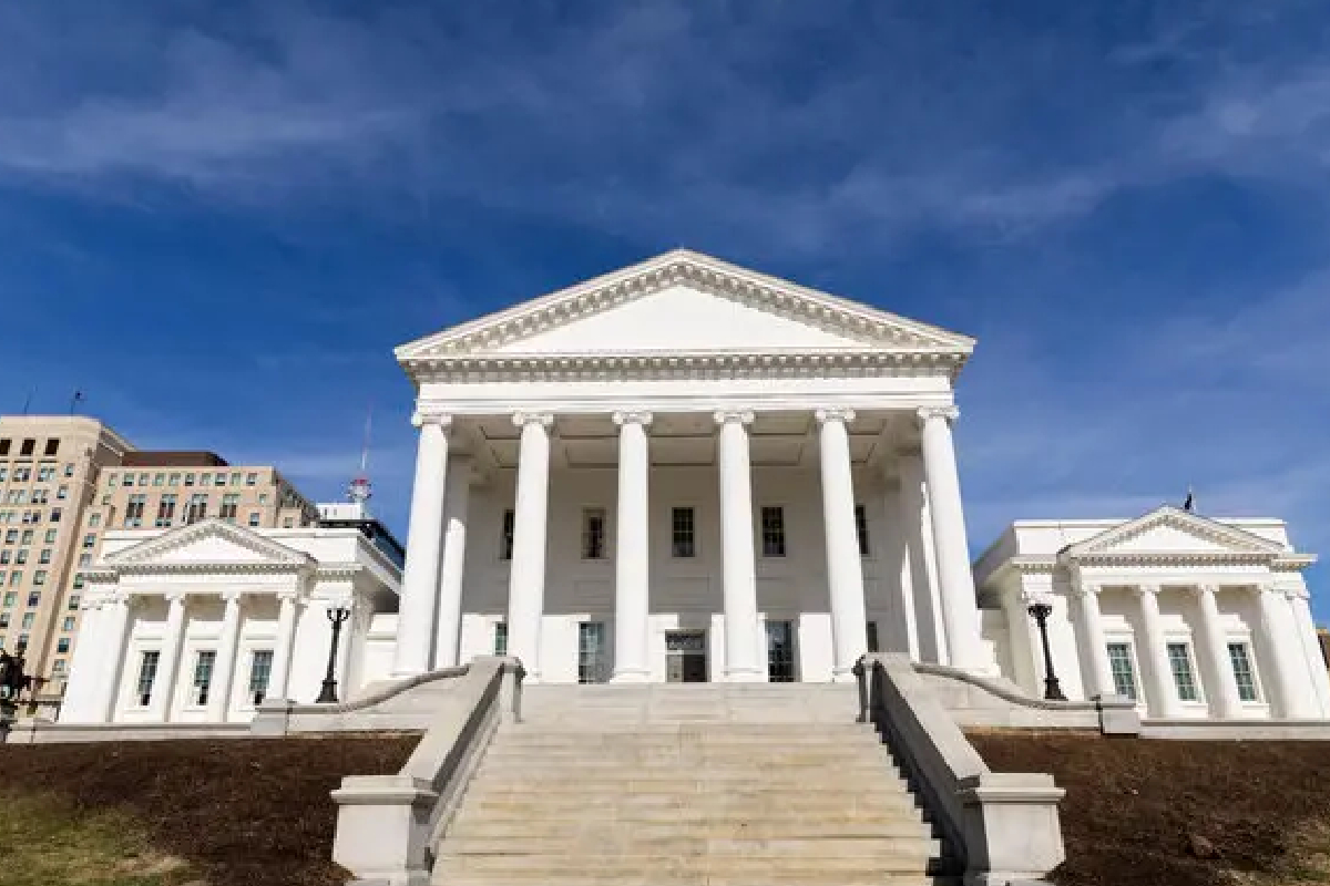 வெர்ஜீனியா தேர்தல் களம் : தொகுதிகள் மாற்றத்தால் ஜனநாயகக் கட்சிக்கு சாதகமான சூழல் | Virginia Election Constituency Changes Favorable