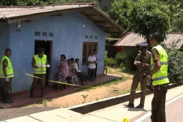 රුපියල් 2000ක ඔට්ටුවකට බූරු පොළක ඇතිවූ ගැටුමක් දුර දිග යාමෙන් පුද්ගලයෙකු මරුට