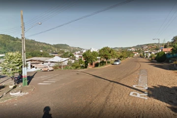 சிறார் பாடசாலையில் இளைஞரால் நடந்த துயரம்... ரத்தவெள்ளத்தில் சுருண்டு விழுந்த நால்வர்