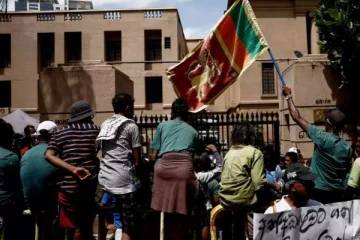 ஜனாதிபதி அலுவலகத்தை முற்றுகையிட்ட ஆர்ப்பாட்டக்காரர்களுக்கு நேர்ந்த நிலை!