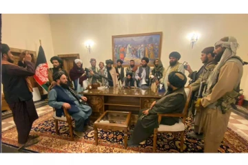 தாலிபான்கள் ஆப்கானை கைப்பற்றியது எப்படி? அமெரிக்க படை பின்வாங்கியது ஏன்? முழு தகவல்