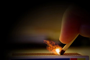 மூன்று வயதுக் குழந்தைக்கு வாயில் சூடு வைத்த தாய்!