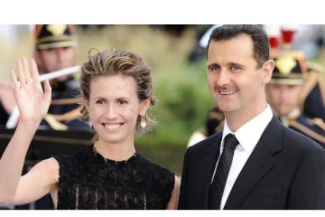 போருக்கு நடுவில் வெடித்த பூகம்பம்.. என்னால இங்க வாழவே முடியாது - விவாகரத்து கேட்ட அதிபர் மனைவி!