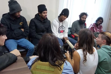 යුක්‍රේනයේදී රුසියානු හමුදාවේ වද හිංසනයට ලක් වූ ලාංකිකයින් පිරිසක් හමුවෙයි.(PHOTOS)