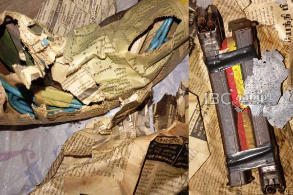 யாழ் பல்கலை வளாகத்தில் பரபரப்பு : தொடர்ந்து மீட்கப்படும் துப்பாக்கி உள்ளிட்ட ஆயுதங்கள் | A T56 Rifle Was Found In Jaffna University Library யாழ் பல்கலை வளாகத்தில் பரபரப்பு : தொடர்ந்து மீட்கப்படும் துப்பாக்கி உள்ளிட்ட ஆயுதங்கள் | A T56 Rifle Was Found In Jaffna University Library