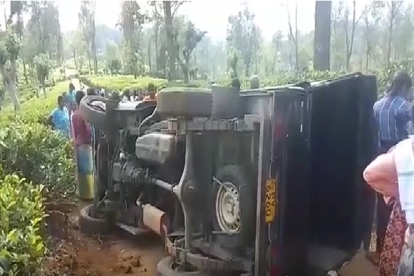 பணி முடித்து வீடு திரும்பைய தொழிலாளர்களுகு நேர்ந்த சோகம்! | Workers Returning Home Accident