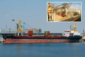 101 ஆயிரம் மெட்ரிக் டன் தானியங்கள், 7 சரக்கு கப்பல்கள்: உக்ரைனிய அமைச்சகம் வெளியிட்ட தகவல்