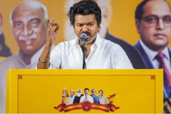 விஜய்யின் தவெகவில் இணையும் செங்கோட்டையன்? அரசியல் வட்டாரத்தில் பரபரப்பு | Debate Sparks Sengottaiyan To Join In Vijay Tvk