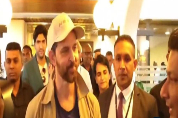 இந்தியாவின் பிரபல பொலிவுட் நடிகர் இலங்கை வந்தடைந்தார் | Hrithik Roshan Arrives In Colombo