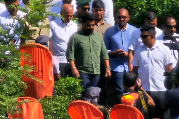 ஜனாதிபதி அநுர குமார திடீர் விசிட்; இடைநடுவில் செய்த நெகிழ்ச்சி! | President Anura Kumara S Surprise Met Hill People