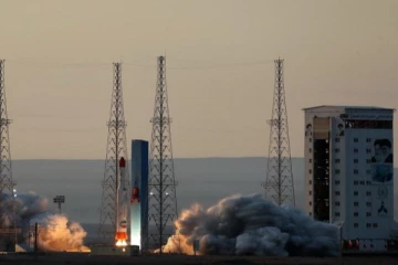 மூன்று செயற்கைக்கோள்களை ஒரே நேரத்தில் ஏவுகிறது ஈரான்