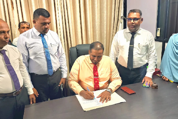 சம்மாந்துறையில் புதிய உதவி பிரதேச செயலாளர் பொறுப்பேற்பு | New Divisional Secretary For Sammanthurai