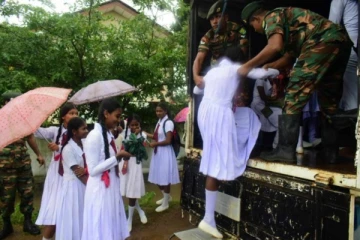 வடக்கில் கொட்டித்தீர்க்கும் மழை; பரீட்சைக்கு செல்லமுடியாது மாணவர்கள் தவிப்பு