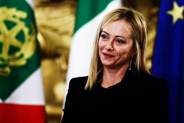 இத்தாலியப் பிரதமருக்குப் பிரான்ஸ் ஜனாதிபதி விடுத்துள்ள நேரடி எச்சரிக்கை...! வெடித்த சர்ச்சை | Macron Meloni Row France Italy Tension 2026