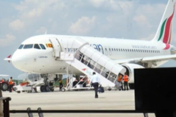 இலங்கைக்குள் வரும் பயணிகளுக்கு விதிக்கப்பட்டுள்ள தடை தொடர்பில் எடுக்கப்பட்டுள்ள தீர்மானம்