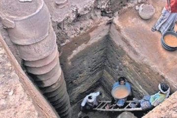 அன்பைக் கொட்டி எங்கமொழி அடித்தளம் போட்டோம்  : கீழடி, அகரம் அகழாய்வில் இதுவரை 16 உறைகிணறுகள் கண்டுபிடிப்பு