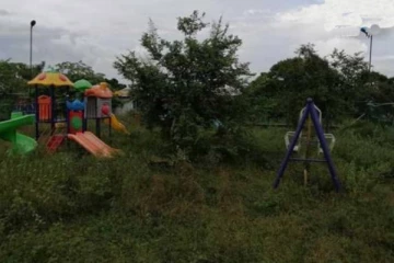 கவனிப்பாரற்ற நிலையில் கிடக்கும் பூங்கா! கவலையில் சிறுவர்கள்