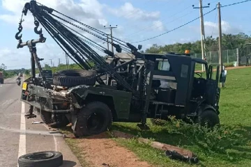 கிளிநொச்சியில் போர்ப்படகும்,சீமெந்து வாகனமும் நேருக்கு நேர் மோதி விபத்து