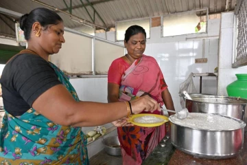 அம்மா உணவக ஊழியர்களுக்கு தினக்கூலி உயர்வு- வெளியான முக்கிய அறிவிப்பு