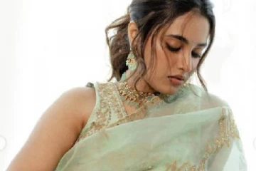 அப்படியொரு பார்வையில் மயக்கும் போஸ்!! நடிகை பிரியங்கா மோகனின் லேட்டஸ்ட் கிளிக்ஸ்..