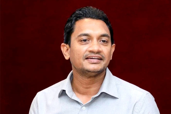 பொரளையில் இடம்பெற்ற வாகன விபத்து பிரதி அமைச்சர் சதுரங்கவின் சாரதி கைது | Duputy Minister Vehicle Accident பொரளையில் இடம்பெற்ற வாகன விபத்து பிரதி அமைச்சர் சதுரங்கவின் சாரதி கைது | Duputy Minister Vehicle Accident